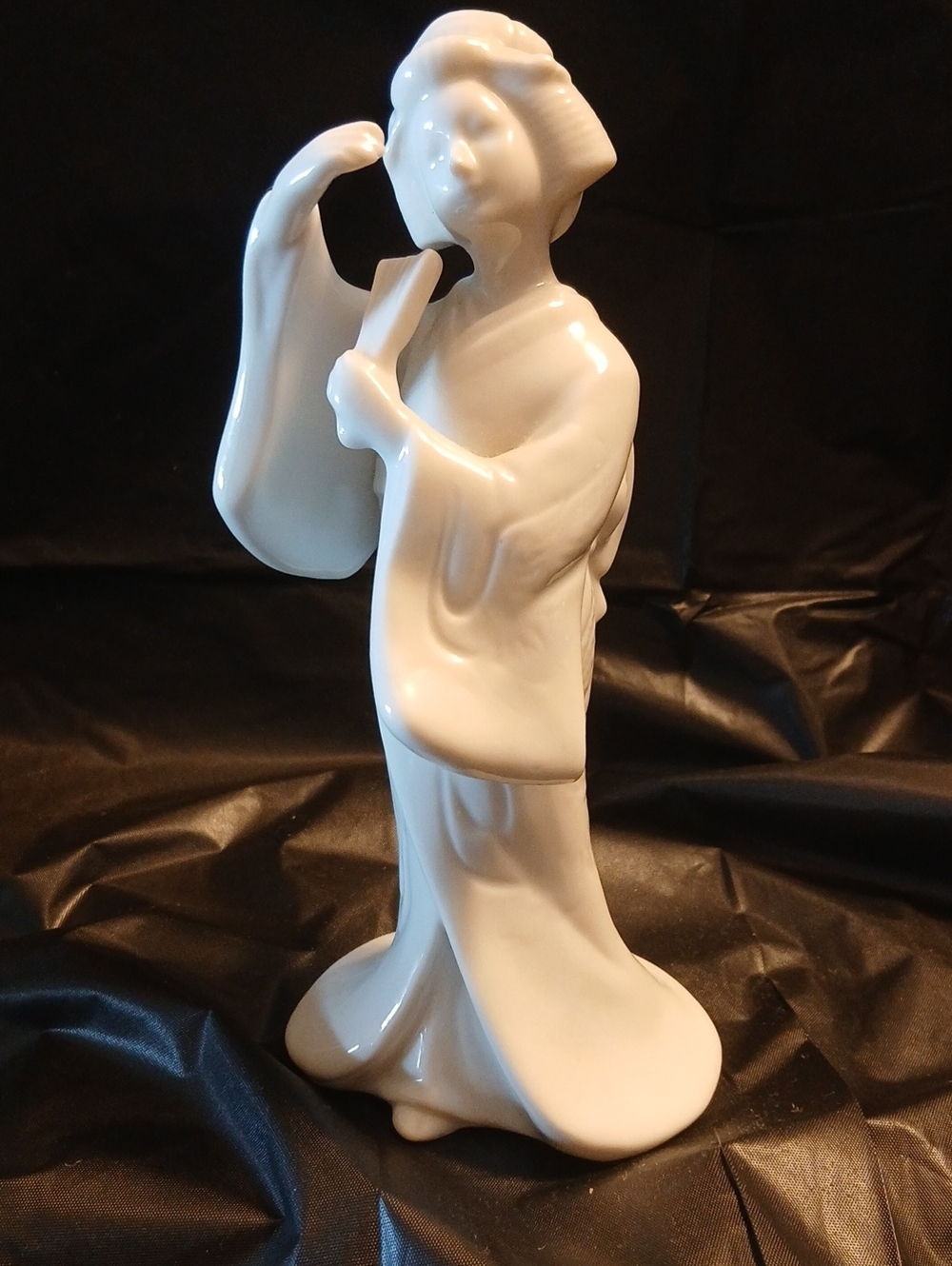 Homco White Porcelain Geisha Figurine - Glossy White